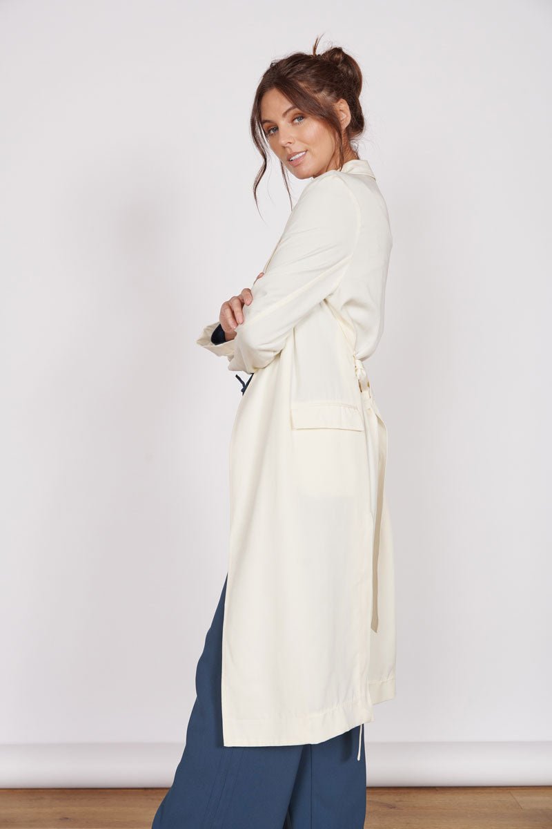 Jeetly Women's Outerwear Cream Longline Lightweight Coat –